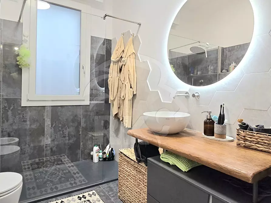 Immagine 15 di Trilocale in vendita  a Bologna