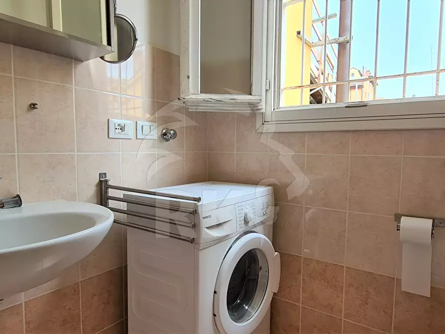 Immagine 13 di Bilocale in affitto  in Via Drapperie 16 a Bologna