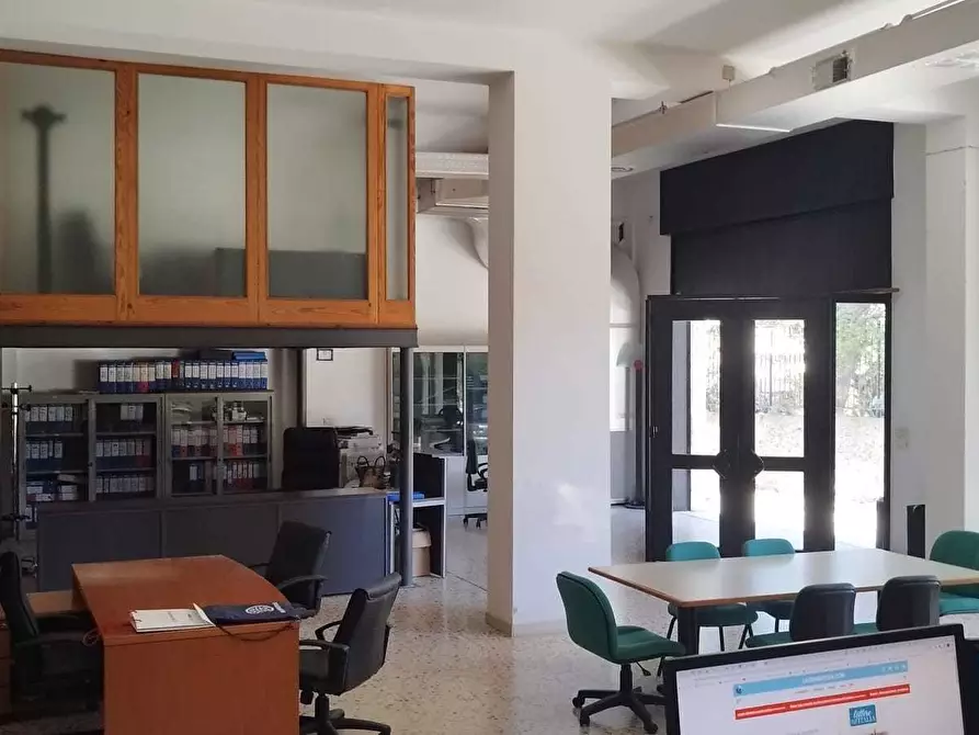 Immagine 7 di Locale commerciale in vendita  a Siracusa