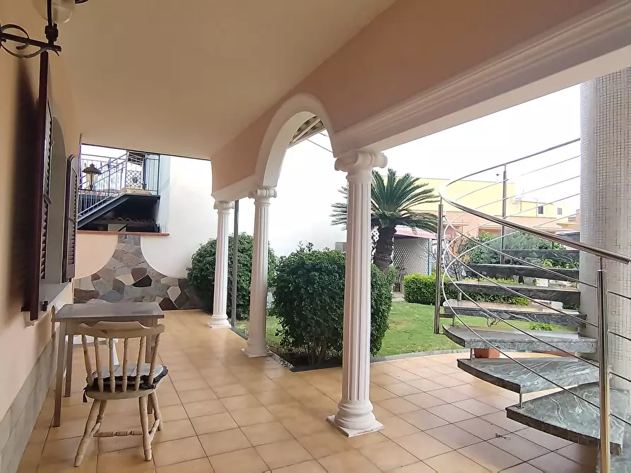 Immagine 3 di Villa in vendita  in Via Stromboli 7 a Siracusa