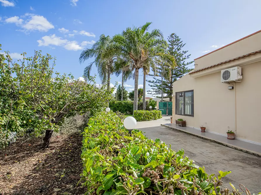 Immagine 7 di Villa in vendita  in VIA FILICUDI 34 a Siracusa