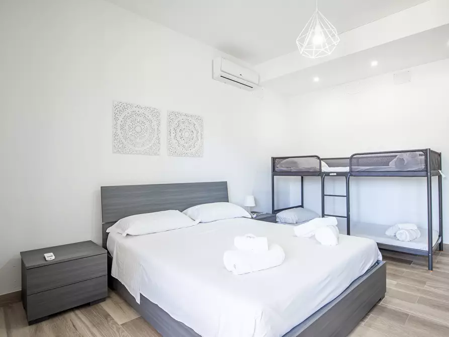 Immagine 26 di Villa in vendita  in Via Costa del Sole 37 a Siracusa