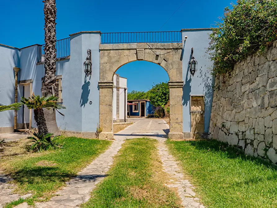 Immagine 7 di Villa in vendita  in Via Agamennone 2 a Siracusa