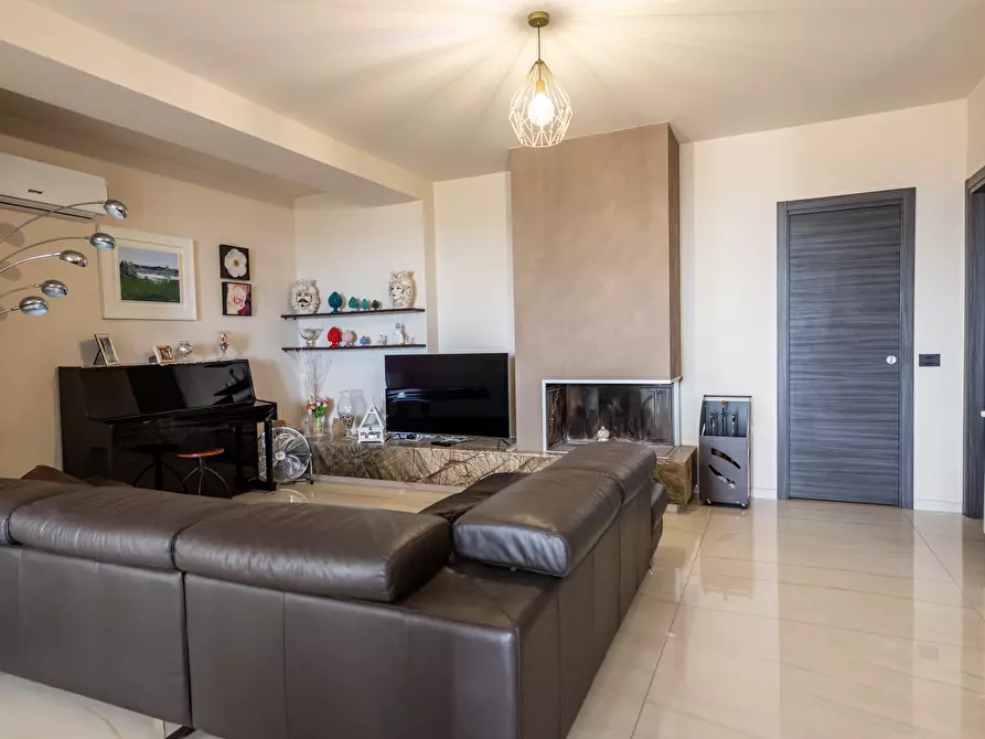 Immagine 13 di Villa in vendita  in Via Vincenzo Bellini 163 a Piedimonte Etneo