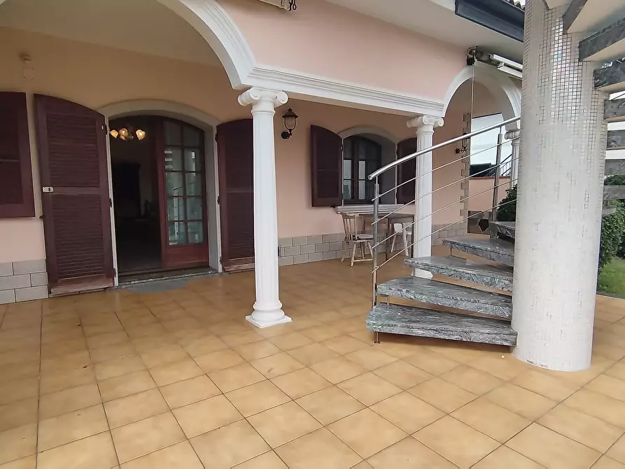 Immagine 11 di Villa in vendita  in Via Stromboli 7 a Siracusa