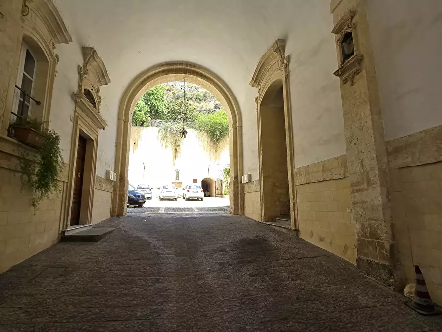 Immagine 34 di Appartamento in vendita  in Via Camillo Benso Conte di Cavour 48 a Noto