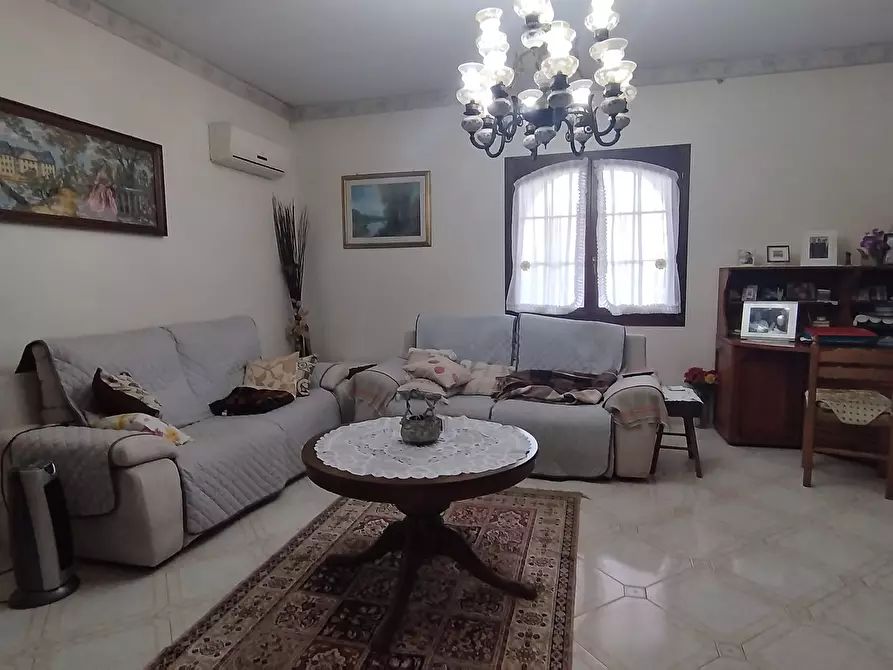 Immagine 28 di Villa in vendita  in Via Stromboli 7 a Siracusa