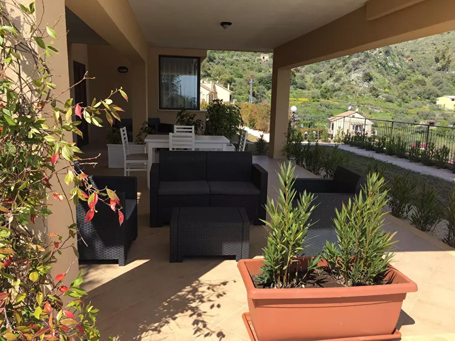 Immagine 37 di Villa in vendita  in Via Roma 21 a Taormina