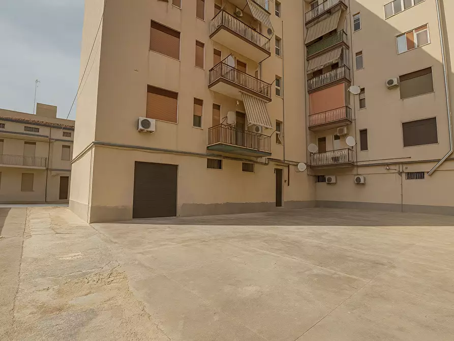 Immagine 3 di Locale commerciale in vendita  in via rossini 9 a Priolo Gargallo