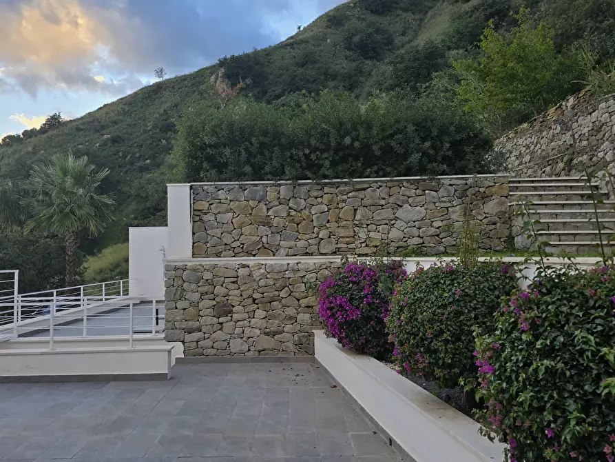 Immagine 15 di Villa in vendita  a Taormina