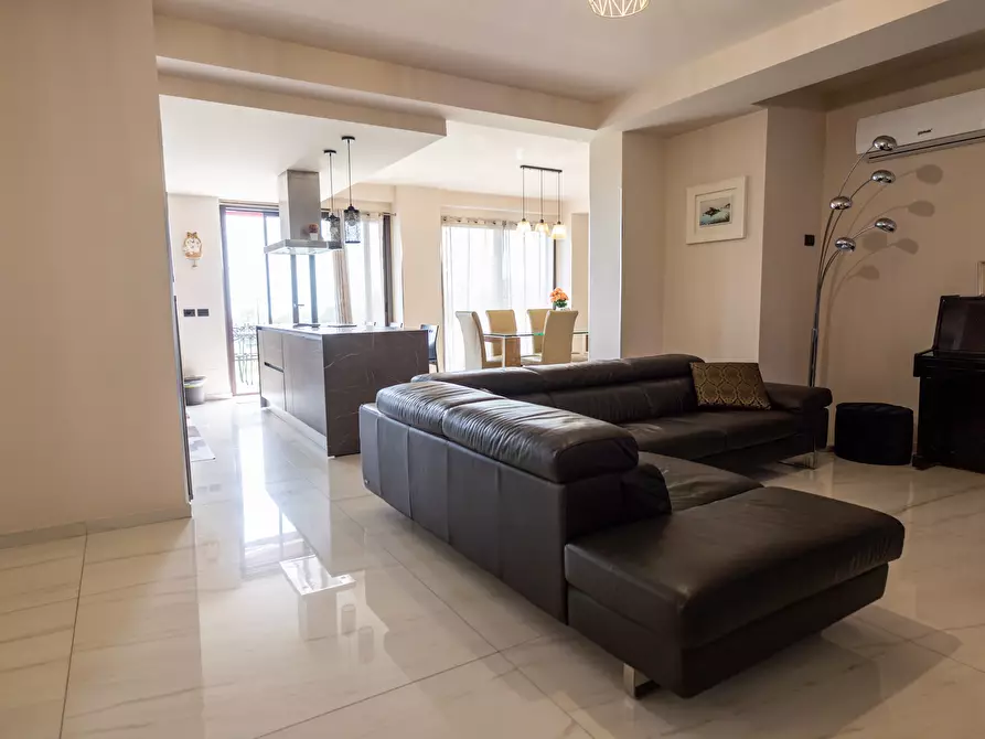 Immagine 12 di Villa in vendita  in Via Vincenzo Bellini 163 a Piedimonte Etneo