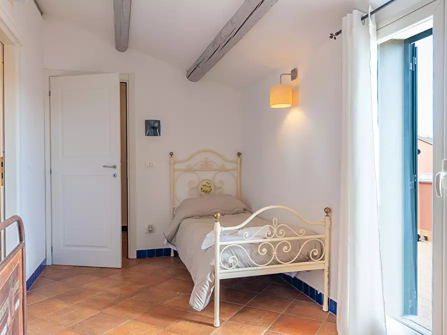 Immagine 84 di Villa in vendita  in Via Priamo 10 a Siracusa