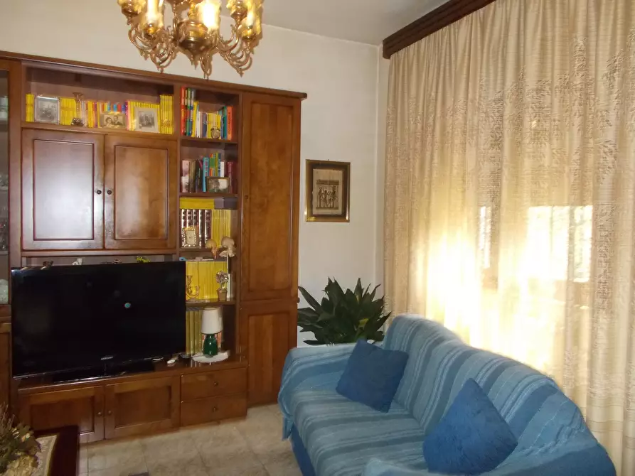 Immagine 7 di Villa in vendita  a Quarrata