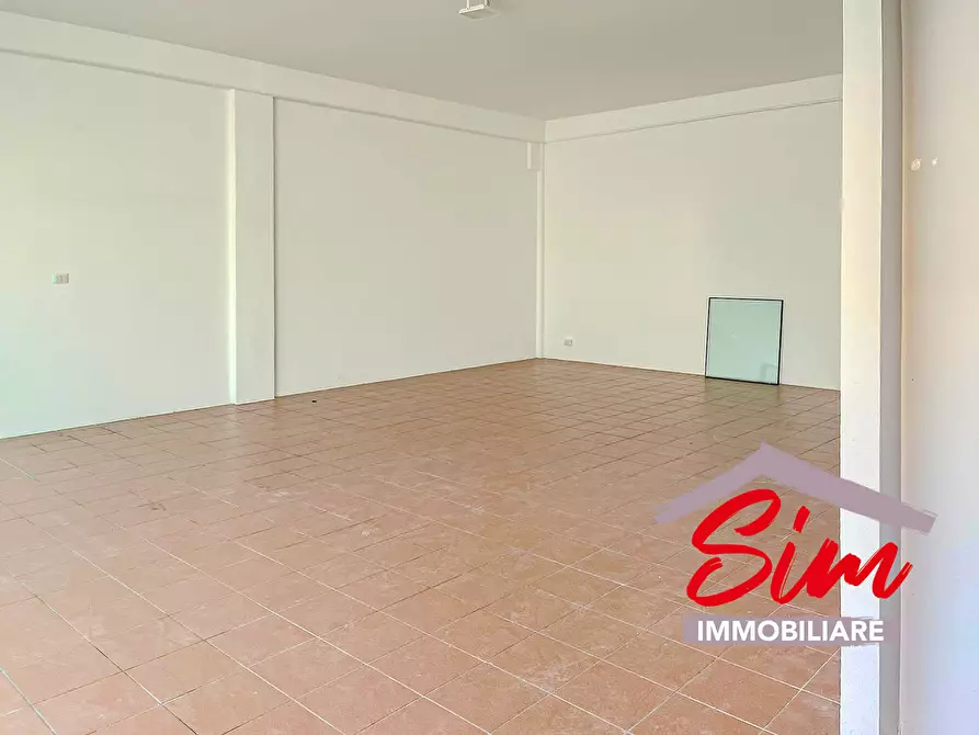 Immagine 10 di Locale commerciale in affitto  in via artigianato sn a Novara