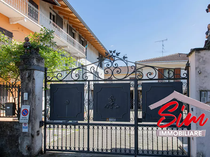 Immagine 2 di Terratetto in vendita  in Piazza Regina Margherita 11 a Mandello Vitta