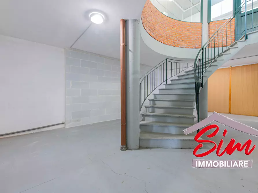 Immagine 12 di Locale commerciale in vendita  in Via Vecchia Circonvallazione sn a Oleggio