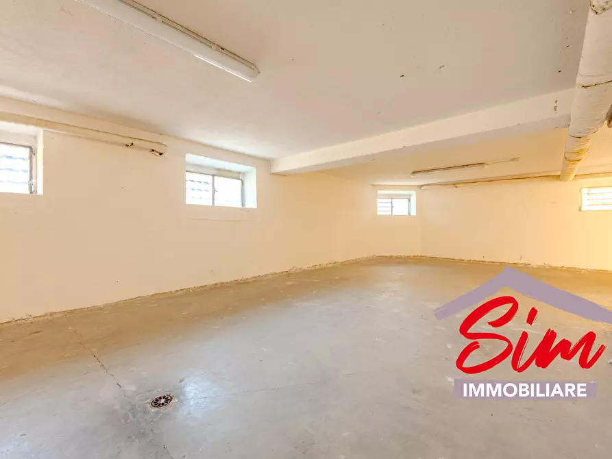 Immagine 1 di Magazzino in vendita  in VIA DON GIOVANNI GNIFETTI SNC a Novara