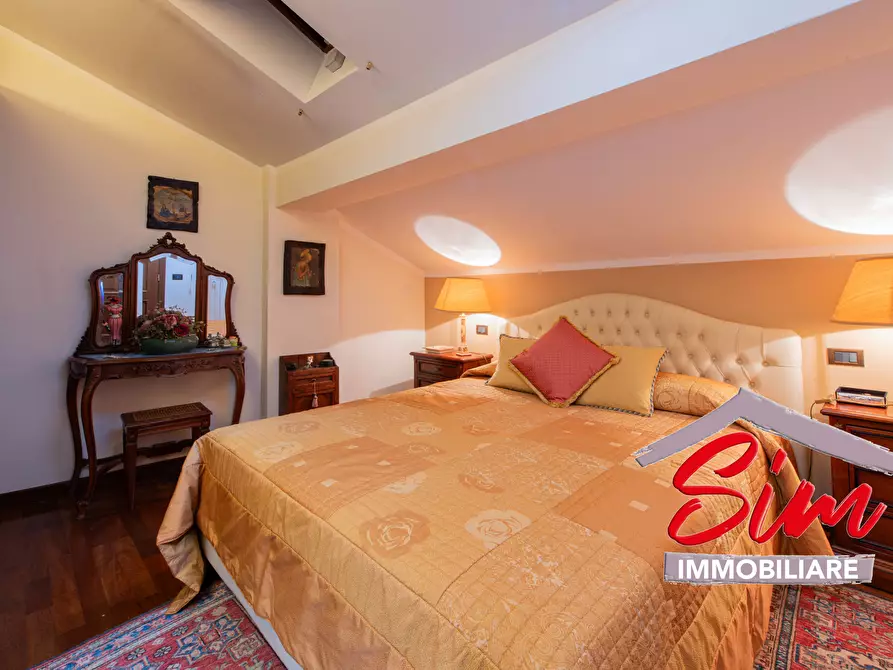 Immagine 17 di Pentalocale in vendita  in Via Agogna sn a Novara