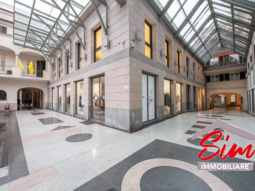 Immagine 1 di Locale commerciale in affitto  in Via Giuseppe Prina 44 a Novara