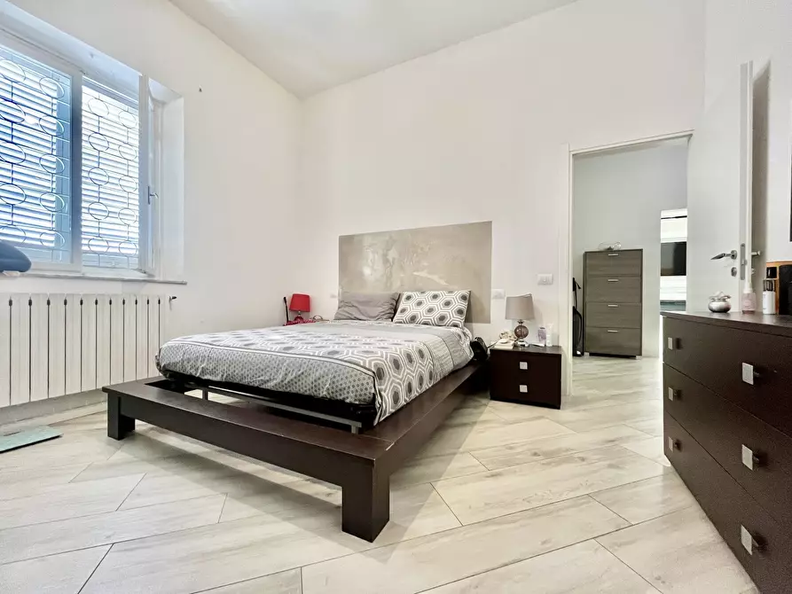 Immagine 12 di Villa in vendita  in Via Fabio Filzi a Pontedera