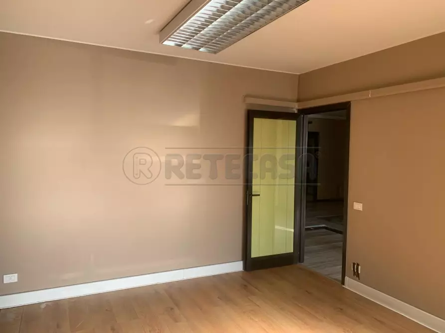 Immagine 7 di Ufficio in vendita  a Seriate