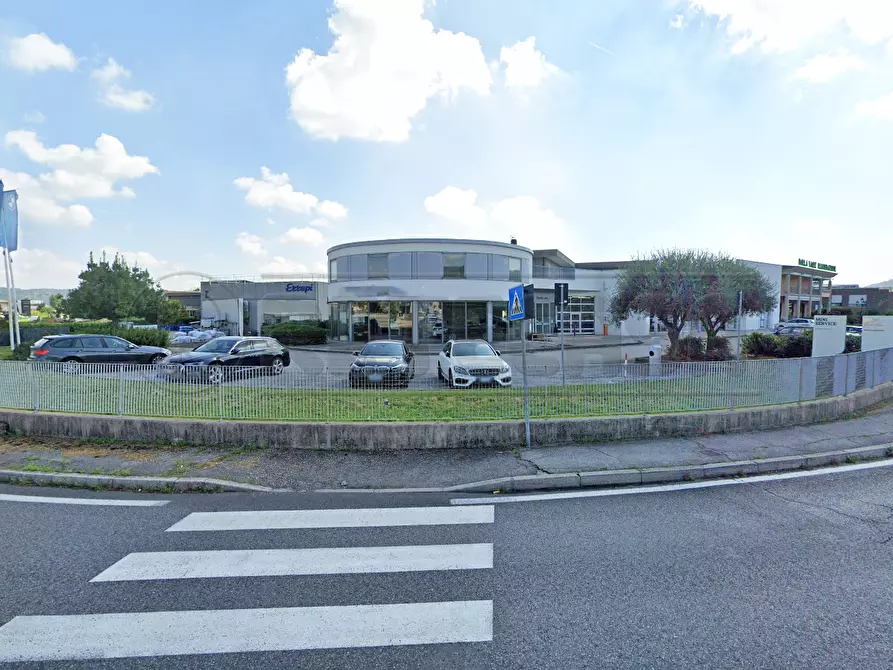 Immagine 1 di Locale commerciale in vendita  in Via del Lavoro 1 a Arzignano