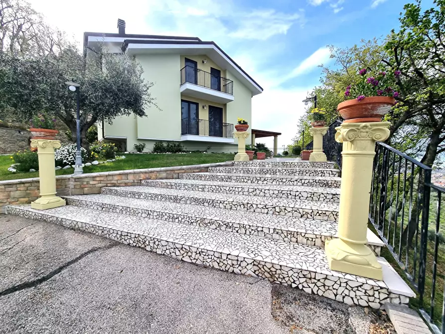 Immagine 36 di Villa in vendita  a Francavilla Al Mare