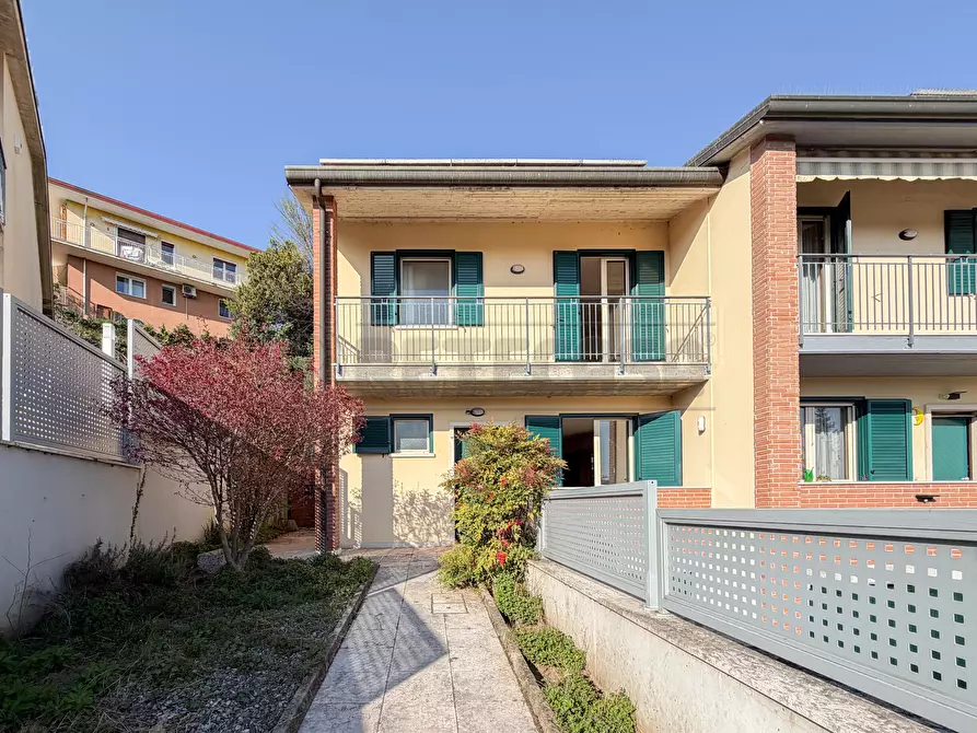 Immagine 1 di Porzione di casa in vendita  in Via Molini a Creazzo