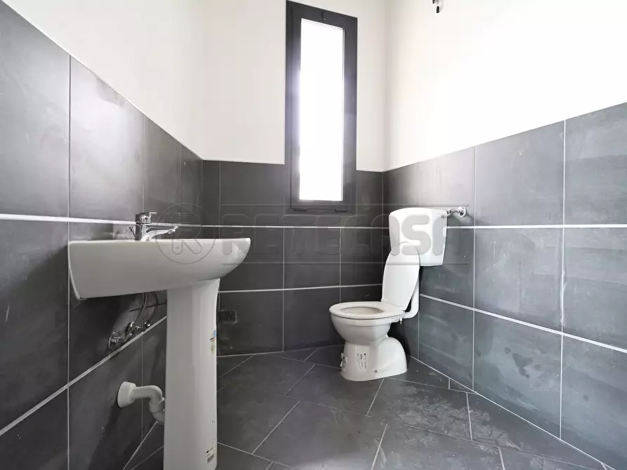 Immagine 19 di Ufficio in affitto  a Vicenza