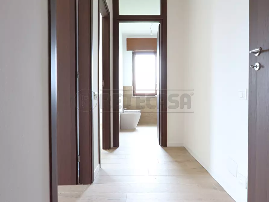 Immagine 27 di Trilocale in vendita  in Via Adamello 30 a Torri Di Quartesolo