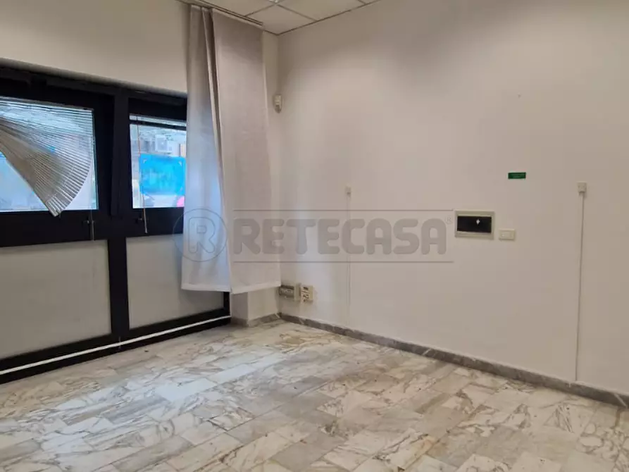 Immagine 12 di Locale commerciale in vendita  a Mercato San Severino