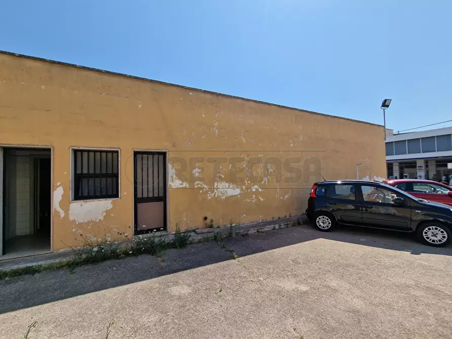 Immagine 69 di Laboratorio in vendita  in Via Neviano 37 a Seclì