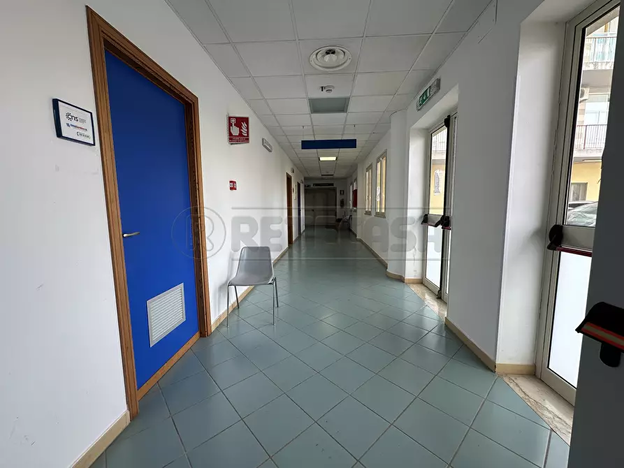 Immagine 28 di Locale commerciale in vendita  a Mazara Del Vallo