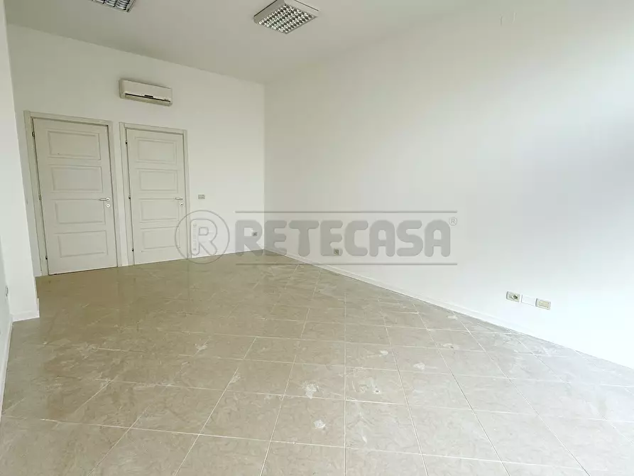 Immagine 2 di Locale commerciale in affitto  in Viale Trieste a Vicenza