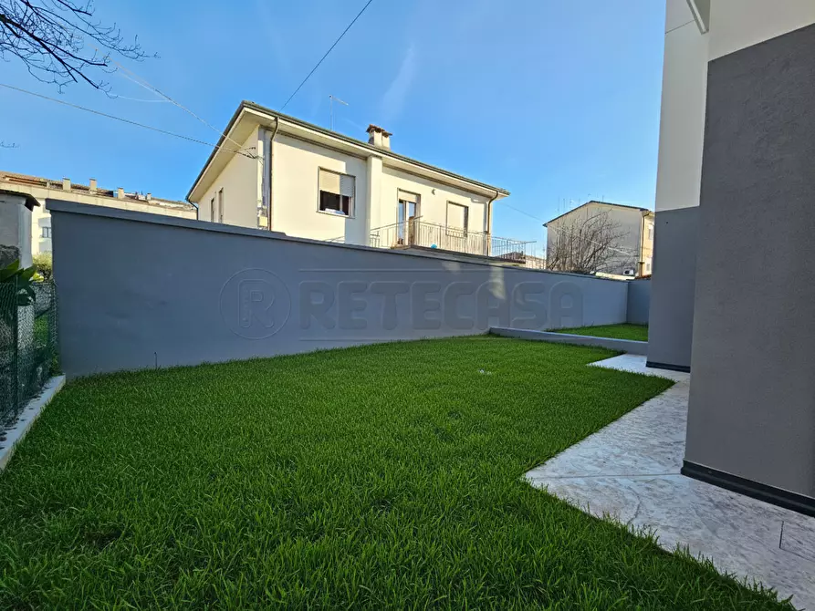 Immagine 11 di Casa semindipendente in vendita  a Vicenza