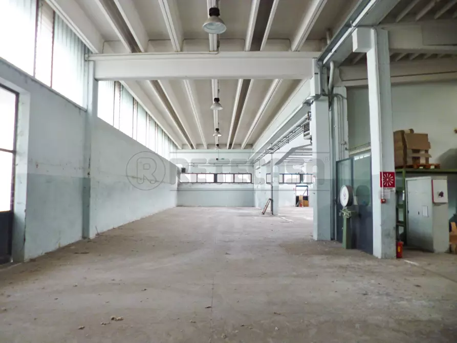 Immagine 10 di Attività artigianale in vendita  a Montebello Vicentino