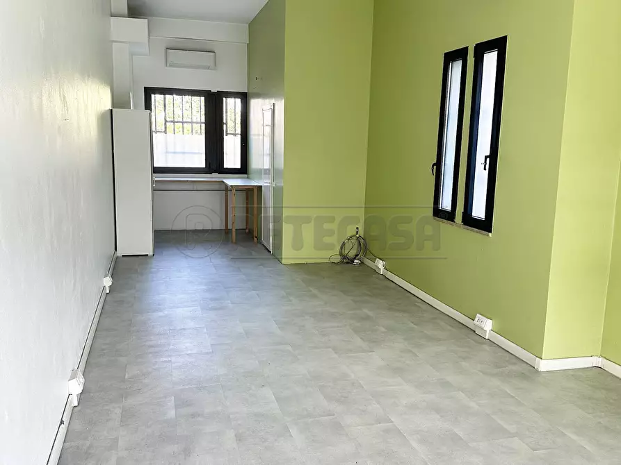 Immagine 6 di Locale commerciale in affitto  in Viale Riviera Berica 650 a Vicenza