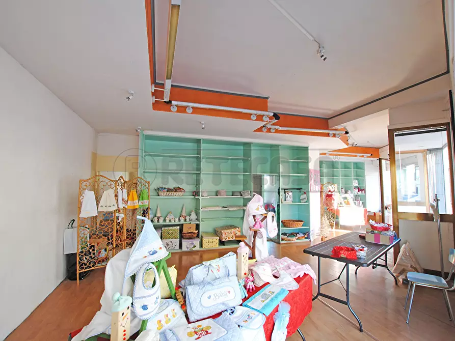 Immagine 3 di Locale commerciale in vendita  in Via G. Marconi 2 a Cornedo Vicentino