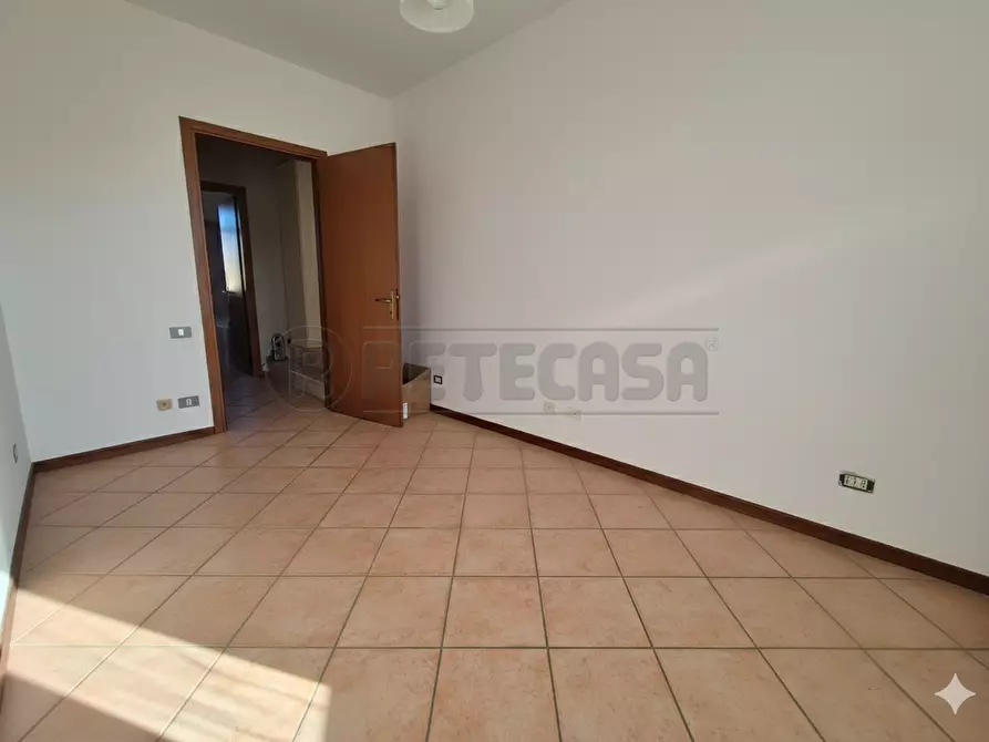 Immagine 17 di Villetta a schiera in vendita  in Via Arno a Sesto Ed Uniti