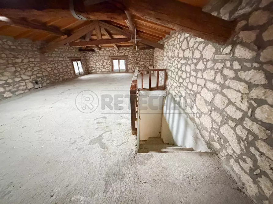 Immagine 45 di Rustico / casale in vendita  in Via Valle a Sovizzo