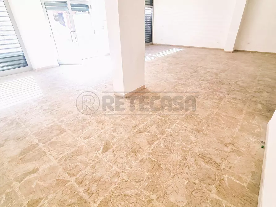 Immagine 5 di Locale commerciale in vendita  a Pescara