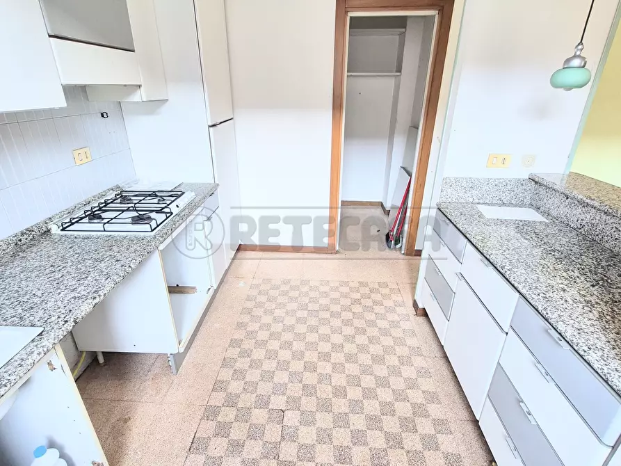 Immagine 9 di Trilocale in vendita  a Pescara