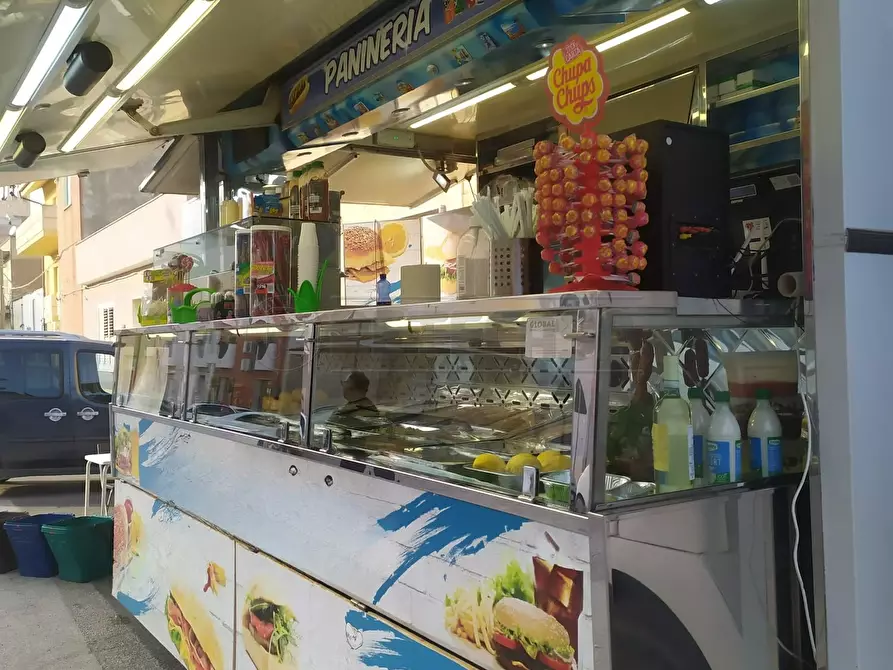 Immagine 11 di Attività commerciale in vendita  a Marsala