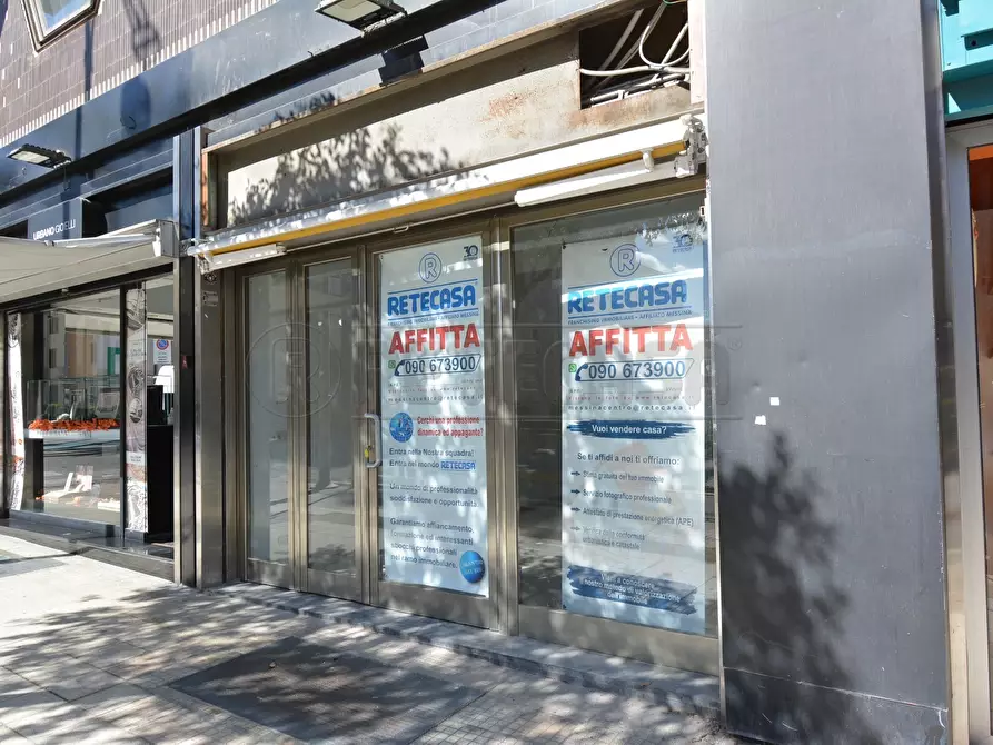 Immagine 4 di Locale commerciale in affitto  in Viale San Martino 216 a Messina