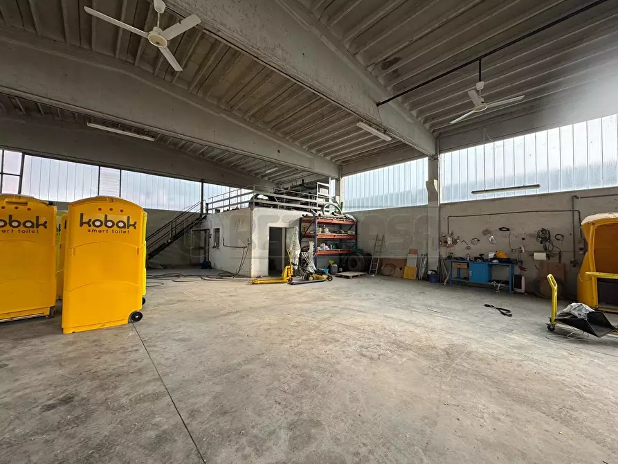 Immagine 4 di Attività artigianale in affitto  a Arcugnano