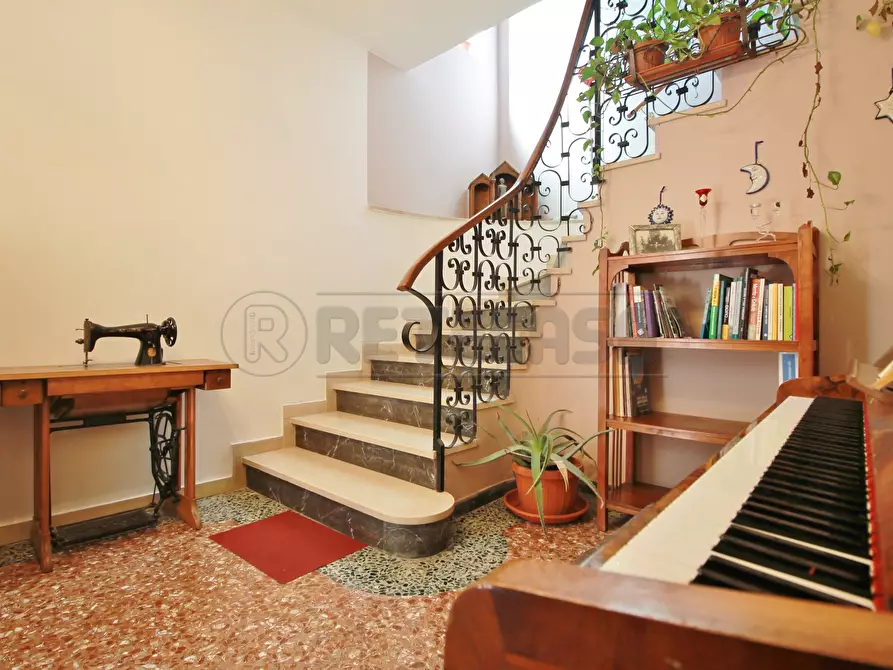 Immagine 3 di Casa semindipendente in vendita  in Via XXIV Maggio 43 a Montebello Vicentino
