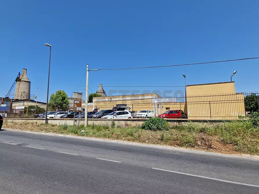 Immagine 21 di Laboratorio in vendita  in Via Neviano 37 a Seclì