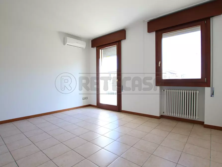 Immagine 10 di Bilocale in vendita  in Via Giovanni Falcone a Barbarano Mossano