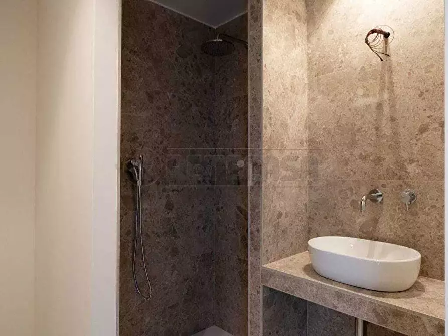 Immagine 3 di Appartamento in vendita  a Bergamo