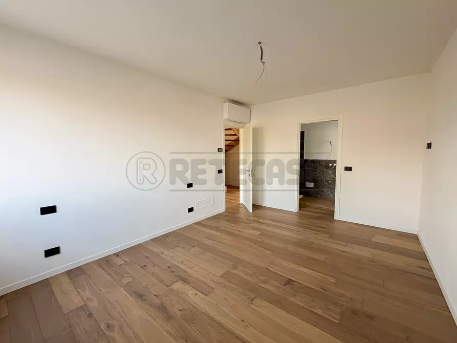 Immagine 10 di Appartamento in vendita  in Via F. Magellano a Creazzo